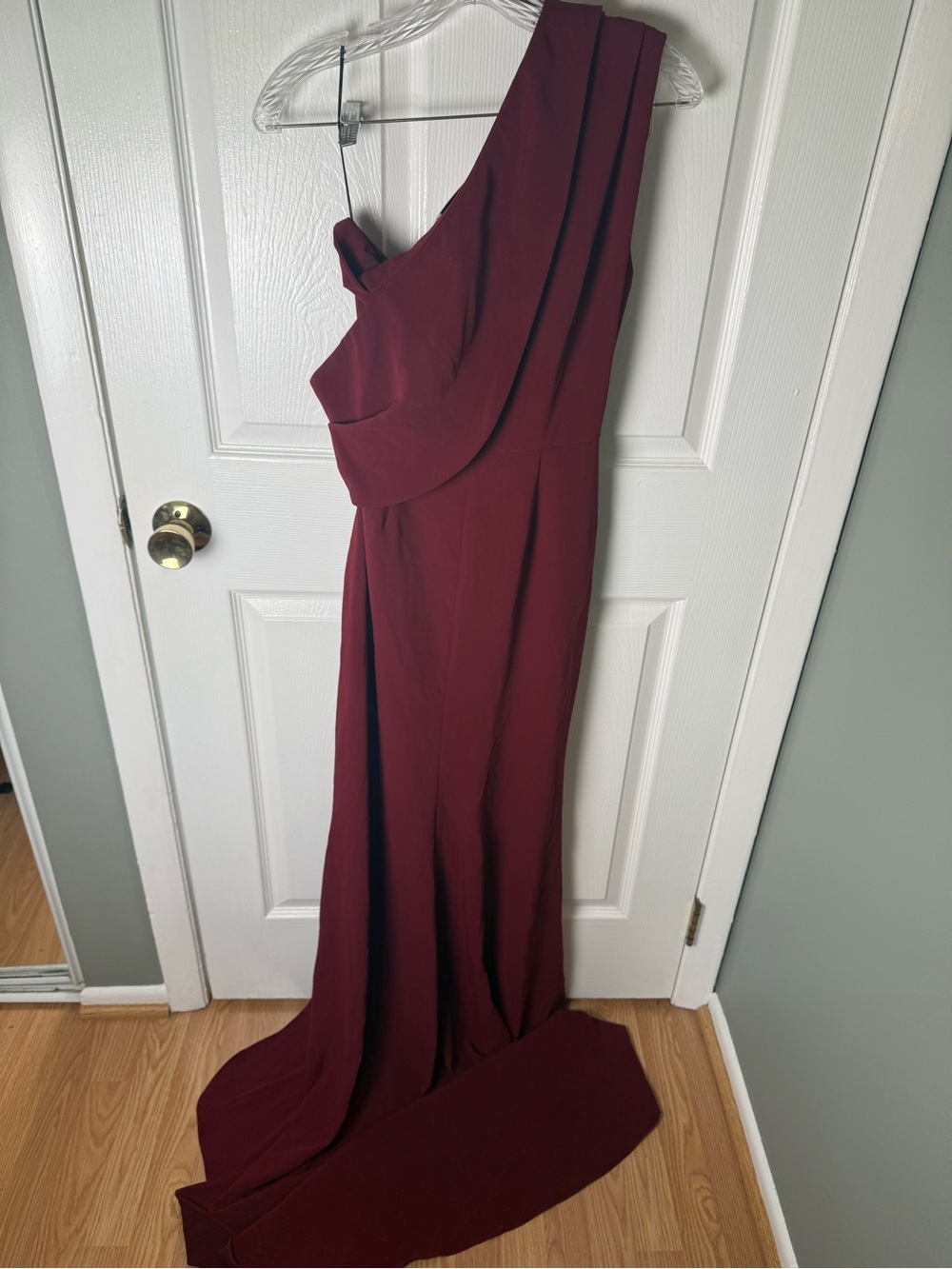 Elliatt Isadora Gown in Burgundy S - Picture 6 of 10